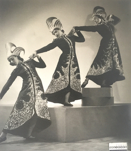 Three dancers - Olga Szentpal Dance Group - Modern Dance School performance
