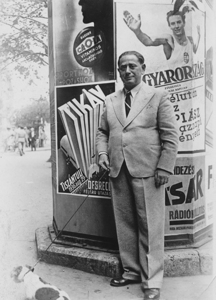 Budapest, 1936, Magyarország poster, and early work by Filo, a Caola poster by Vándor and Radnay and a typographic fair poster by István Túripolgár (source: fortepan.hu) Budapest, 1936, Magyarország poster, and early work by Filo, a Caola poster by Vándor and Radnay and a typographic fair poster by István Túripolgár (source: fortepan.hu)