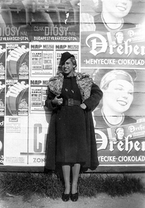 Budapest, 1936-1937, Diósy coat rack poster by Konecsni and Dreher chocolate poster by Geza Zsolt (source: fortepan.hu) Budapest, 1936-1937, Diósy coat rack poster by Konecsni and Dreher chocolate poster by Geza Zsolt (source: fortepan.hu)